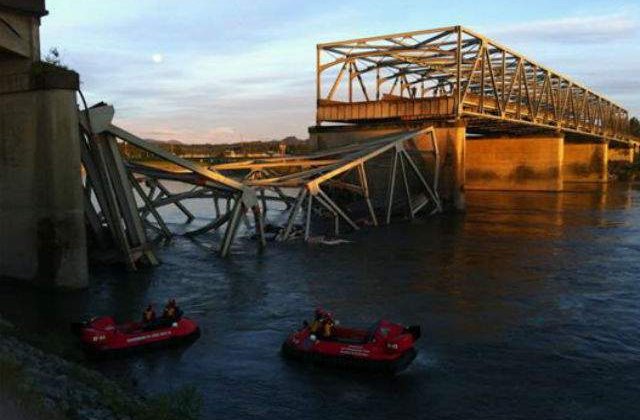 Un pod rutier s-a prabusit in Washington