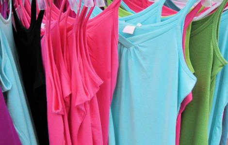 H&M, acuzata ca a copiat modele de tinute