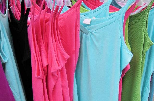 H&M, acuzata ca a copiat modele de tinute de la Balenciaga, Celine si Kenzo