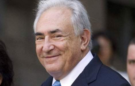 Dominique Strauss-Kahn, pe covorul rosu, la Cannes
