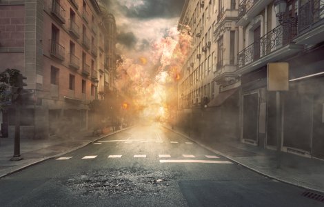 VIDEO: Explozie într-o locuință din centrul orașului Arad