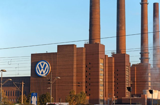 Grupul Volkswagen reduce producția din cauza lipsei de semiconductori: "Industria auto și-a revenit mai repede decât anticipau furnizorii"