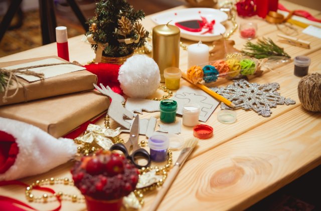 5 decoratiuni superbe de Craciun pe care le poti face &icirc;mpreună cu cei mici