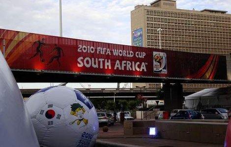 Amenintare cu bomba in cladirea unde va avea loc tragerea la sorti pentru CM 2010