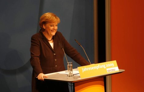 Angela Merkel, tot mai populara