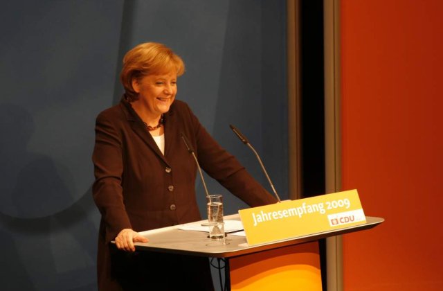 Angela Merkel, tot mai populara