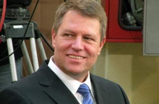 Johannis ii felicita pe Geoana si Antonescu si vine luni la Bucuresti pentru discutii cu cei doi