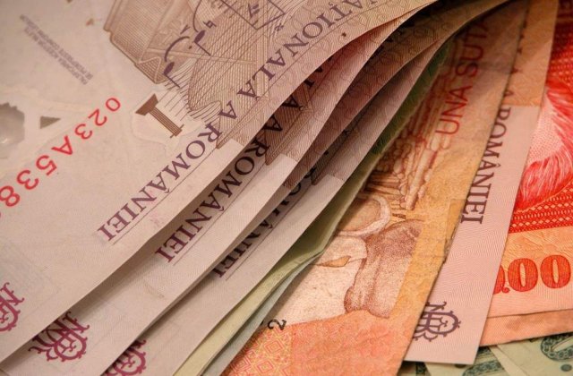 Deficitul bugetar S-A DUBLAT intr-o singura luna