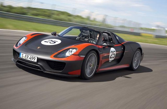 OFICIAL: Porsche 918 Spyder - 887 CP si consum de 3,3 litri/100 km!