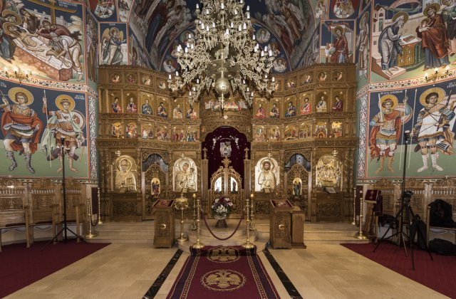 &Icirc;n bisericile şi mănăstirile Patriarhiei Rom&acirc;ne se vor ține slujbe de pomenire a eroilor Revoluţiei din 1989
