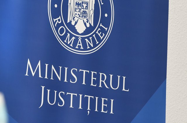 USR, PNL și UDMR anunță revizuirea Constituției: &bdquo;Promovăm o justiţie independentă, eficientă şi accesibilă&rdquo;