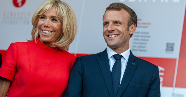 Câinele familiei Macron este vedeta unei postări contra abandonului animalelor