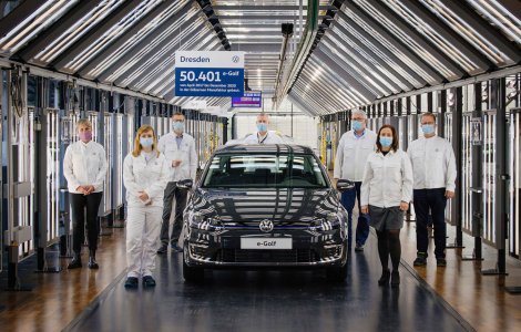 Final de carieră: uzina Volkswagen din Dresda a produs ultimul exemplar e-Golf