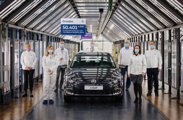 Final de carieră: uzina Volkswagen din Dresda a produs ultimul exemplar e-Golf