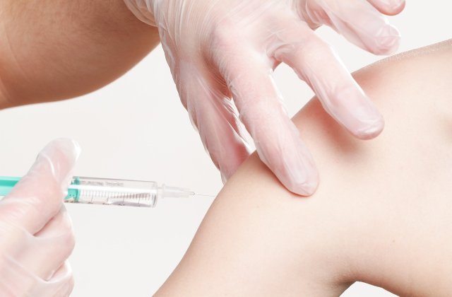 Iohannis: &bdquo;Campania de vaccinare &icirc;n Rom&acirc;nia &icirc;ncepe pe data de 27 decembrie&rdquo;
