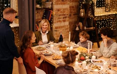 În jur de 700.000 de români îşi serbează onomastica de Crăciun