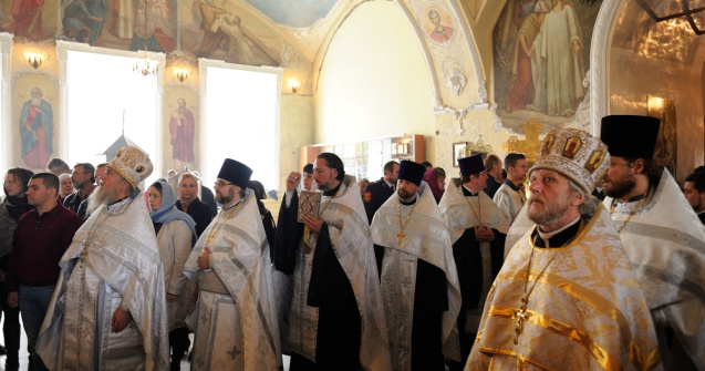 Cum se desfășoară slujbele religioase de Crăciun în acest an