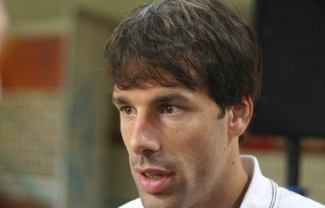 Real Madrid l-ar putea ceda gratis pe Van Nistelrooy la AS Roma