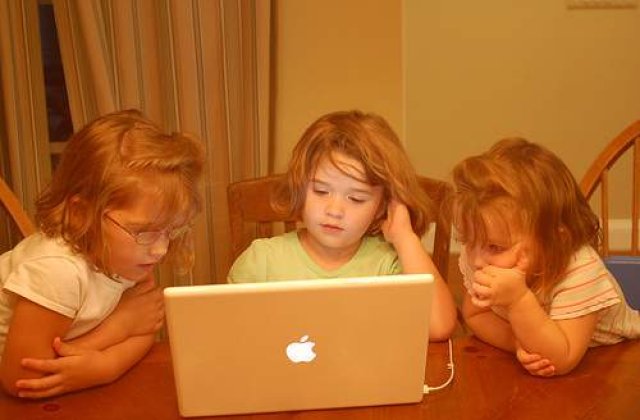 Blogurile si SMS-urile te invata sa vorbesti