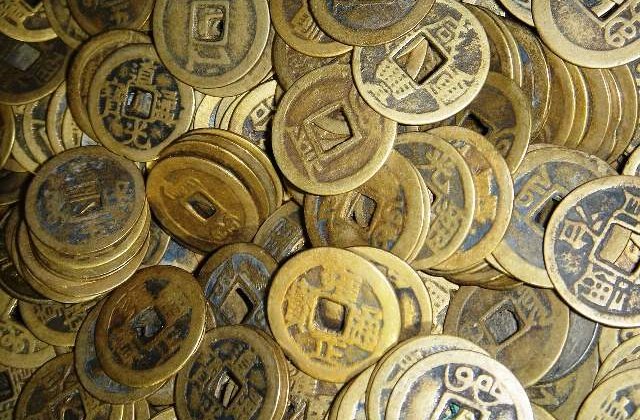 China arunca cu banii in piata si in 2010