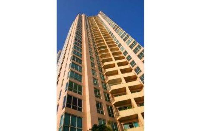 Oferta de reduceri imobiliare, pe ultima suta de metri