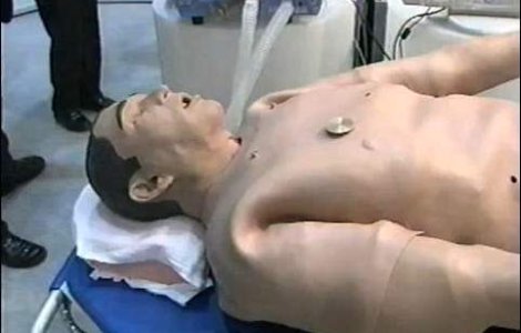  Video  Robotul-cobai, simulator pentru gripa porcina