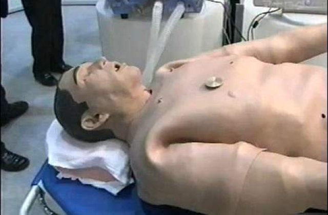 [VIDEO] Robotul-cobai, simulator pentru gripa porcina