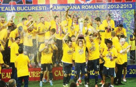 Steaua - FC Brasov 4-0: Jucatorii au sarbatorit titlul alaturi de fani