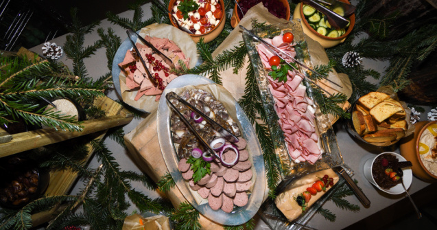Cum să mâncăm de Crăciun ca să nu ajungem la urgențe