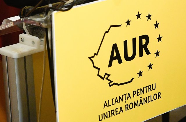 AUR: „Au înlocuit Crăciunul cu Zilele Europene ale Vaccinării în România”