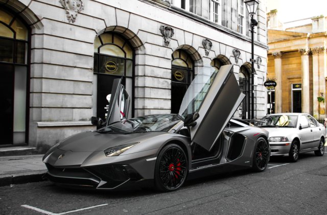 Lamborghini &icirc;n valoare de 200.000 de euro, furat din Germania și descoperit &icirc;n Constanța