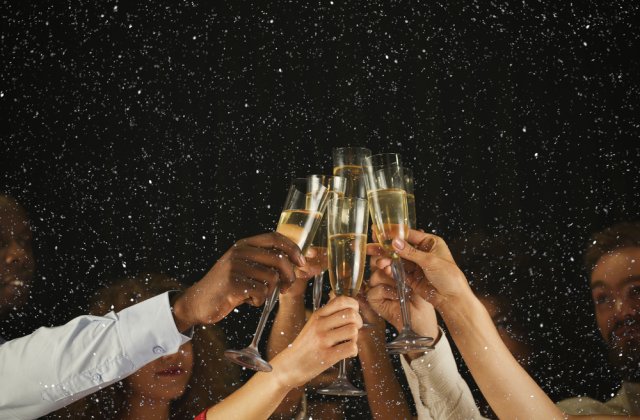 Ține-ți ușa descuiată și achită-ți datoriile: 5 lucruri de care să ții cont pentru a intra cu bine în Noul An