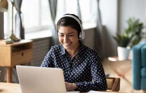  Top  Căştile, un adevărat pericol pentru sănătate: Ce se întâmplă dacă le porţi mult timp