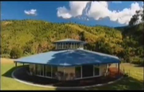  Video  Casa care se roteste dupa soare