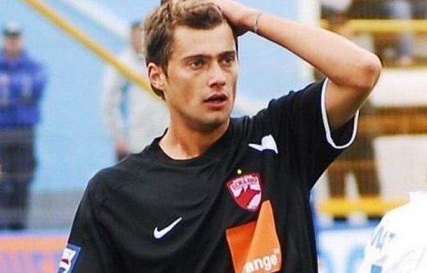 Fotbalistul Gabriel Tamas, luat pe sus de politie