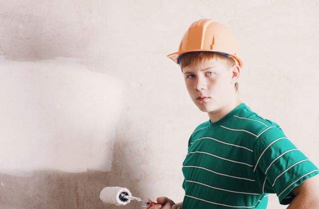 Romanii ar putea sa inceapa munca de la 15 ani