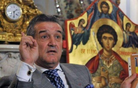 Gigi Becali va participa la slujba oficiata de calugarii de la Athos