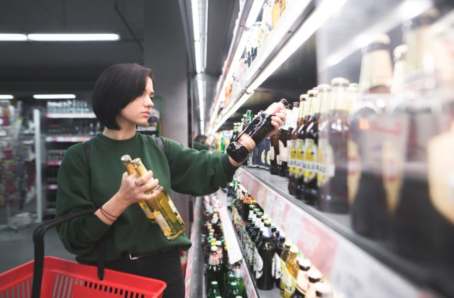 România înregistrează cea mai mare creștere din UE la cheltuielile pentru alcool din ultimii 10 ani