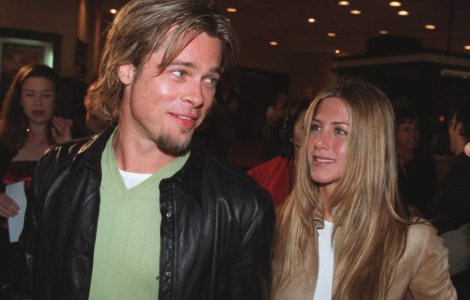 Jennifer Aniston a pierdut doua sarcini in timpul casniciei cu Brad Pitt