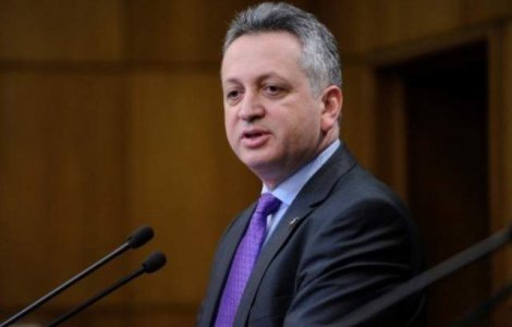 Fenechiu, despre salariul de 9000 de euro al sefului CFR Marfa: Este corect