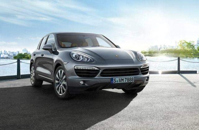 Porsche a suspendat productia modelului Cayenne, din cauza inundatiilor