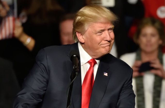 Trump vrea să-și lanseze propria rețea de socializare, după ce Twitter i-a suspendat contul