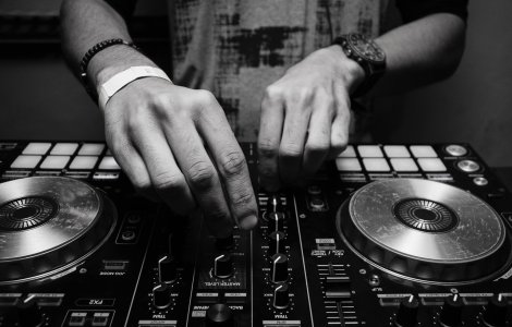 DJ-ul francez Pascal di Fazio, găsit mort într-o cameră de hotel din Pitești