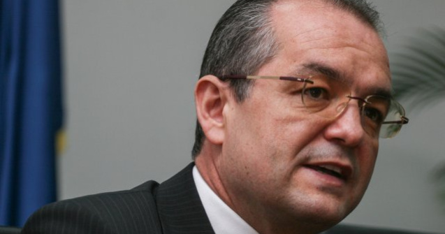 Boc îl atacă pe Voiculescu: Să pună capăt sistemului Pile, Cunoștințe și Relații