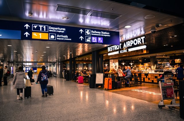 Noi condiții pentru românii care pleacă în Anglia. Care sunt acestea și când intră în vigoare