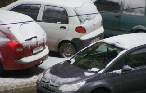 Cum sa conduci pe timp de iarna. Sfaturi practice ca sa-ti feresti masina de accident