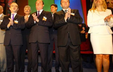 Adoptarea noii Constitutii, in pericol? PDL vrea sa boicoteze referendumul