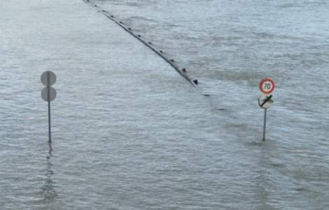 Cod portocaliu de inundatii in Suceava si Neamt, de vineri seara