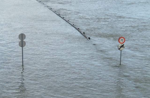 Cod portocaliu de inundatii in Suceava si Neamt, de vineri seara