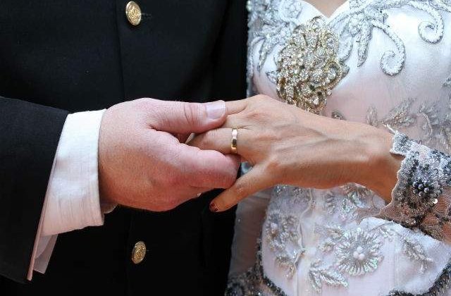 Antonescu: Matricea familiei este barbatul si femeia